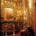 102- Une gardienne frileuse de la basilique Saint Basile.
