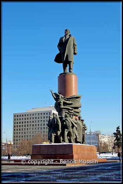 4- La statue de Lénine, boulevard Jitnaïa..jpg