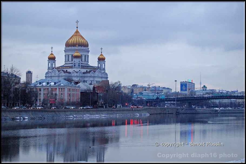 6- La cathédrale du Christ Sauveur, sur la Moskva..jpg