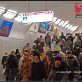 151- 7 millions de personnes par jour transitent dans le métro.