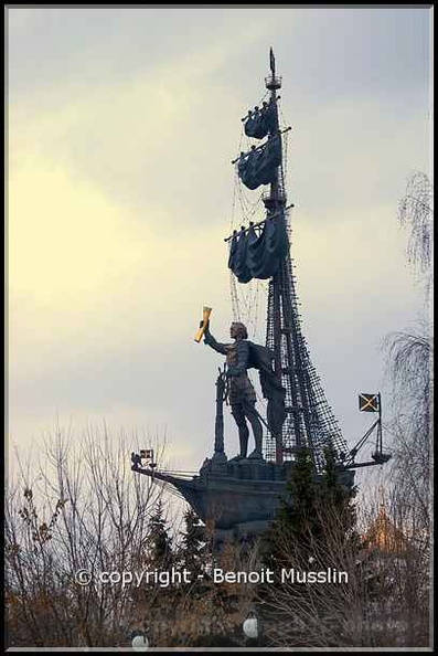 64- Le monument de Pierre le Grand, sur la Moskova..jpg