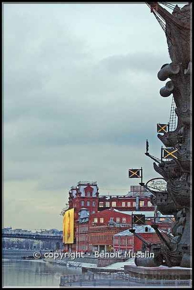 69- Le monument de Pierre le Grand sur la rivière Moskva..jpg